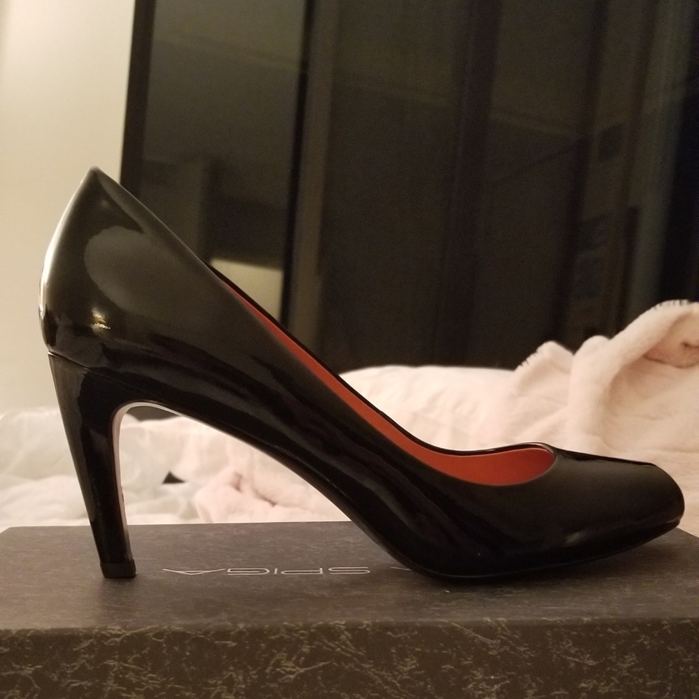Via Spiga Savannah Heels - Black peeptoe